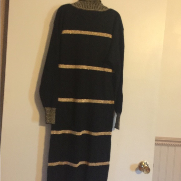 Dress - Picture 8 of 8